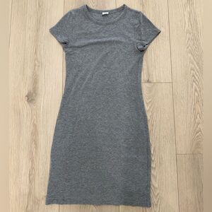 Wilfred free grey dress short sleeve size medium women’s staple dress